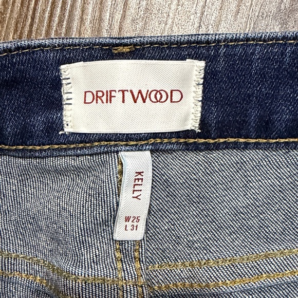 Driftwood Kelly Embroidered Bird and Floral Jeans 
Size 25/31 - Picture 3 of 9